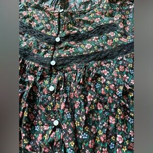 Old navy flower blouse